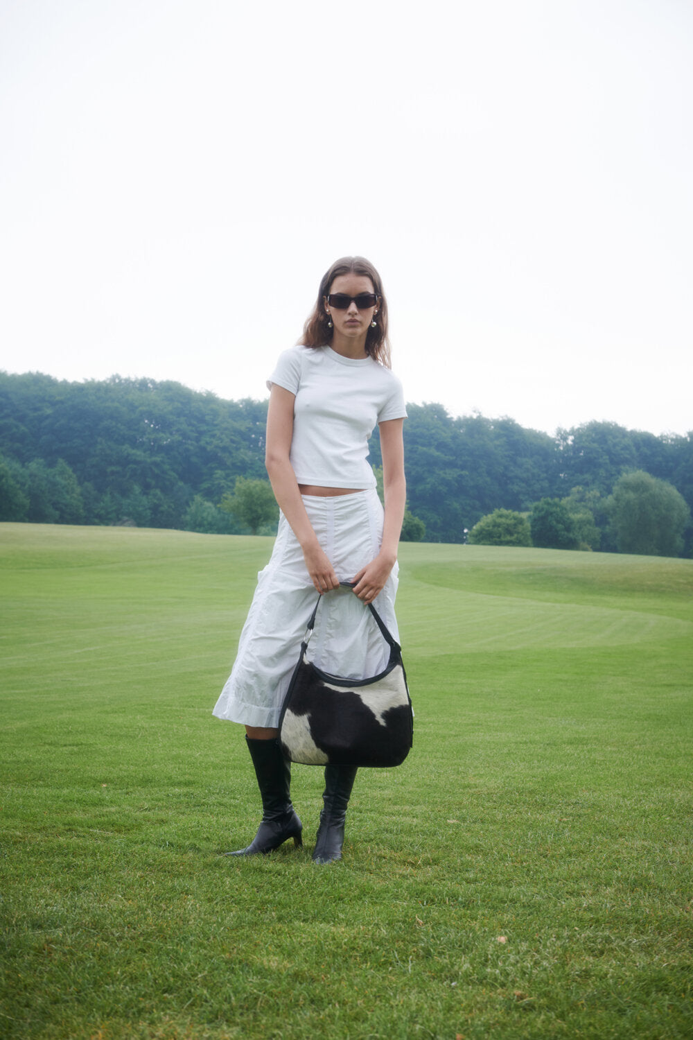 Oda skuldertaske - koprint sort/hvid